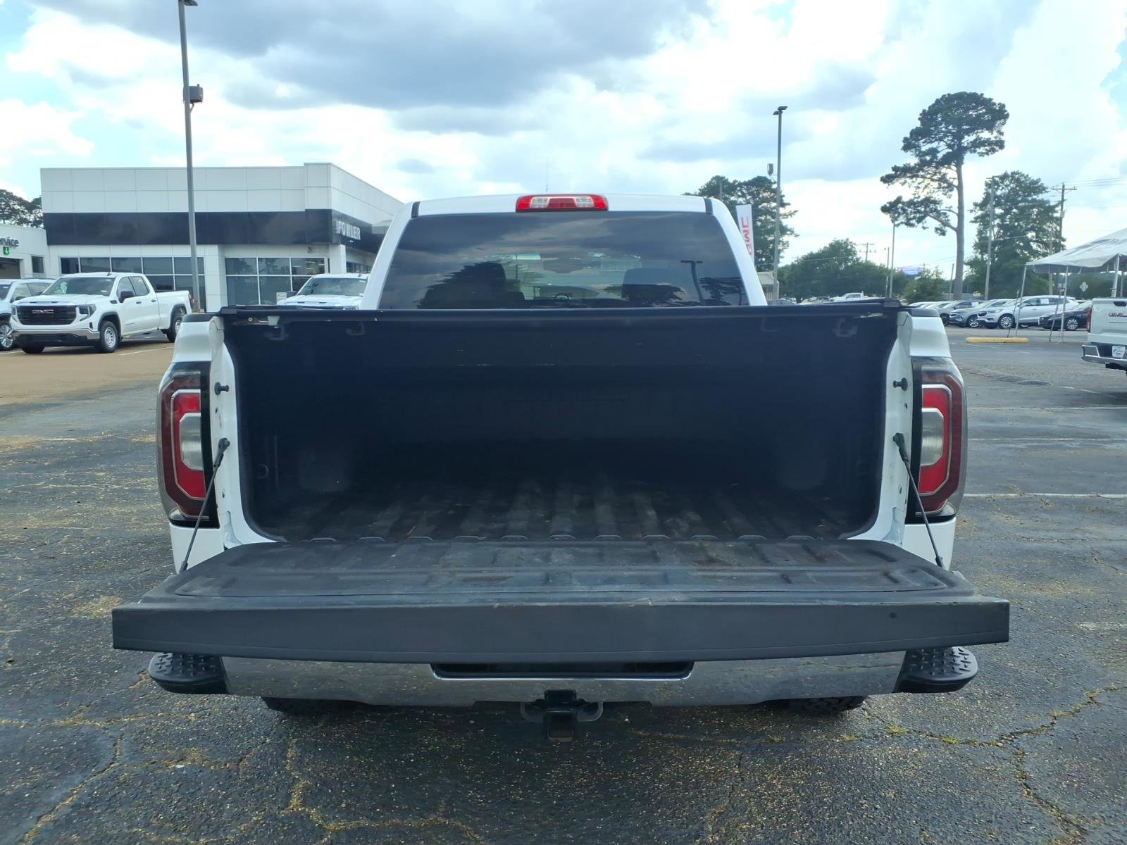 Used 2018 GMC Sierra 1500 SLT w/ SLT Premium Package AWD/4WD image 5