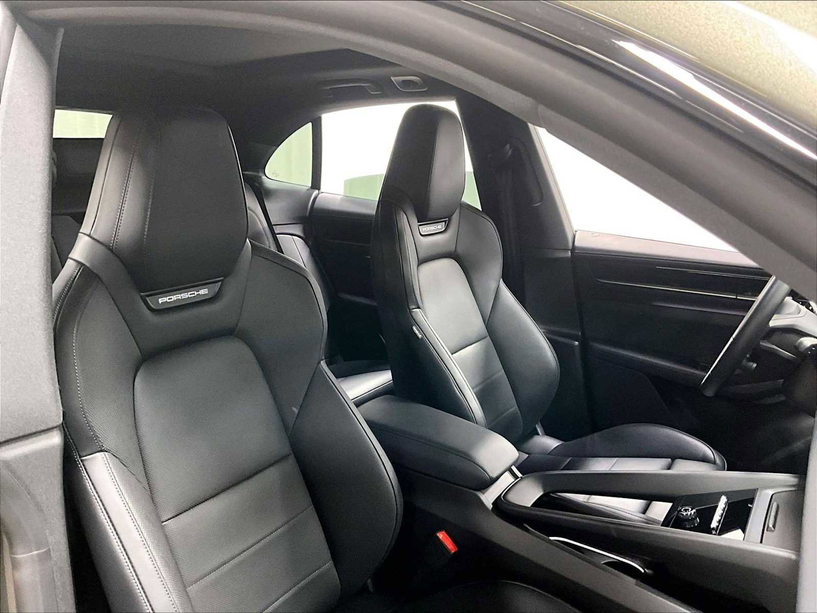 Used 2025 Porsche Macan 4 Electric image 30