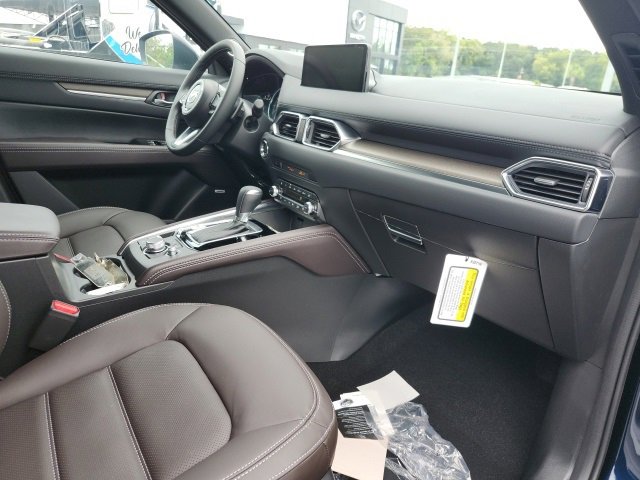 New 2025 MAZDA CX-5 Signature image 30