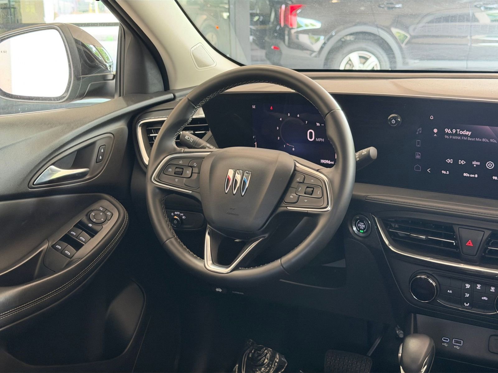 Used 2025 Buick Encore GX Preferred FWD image 29