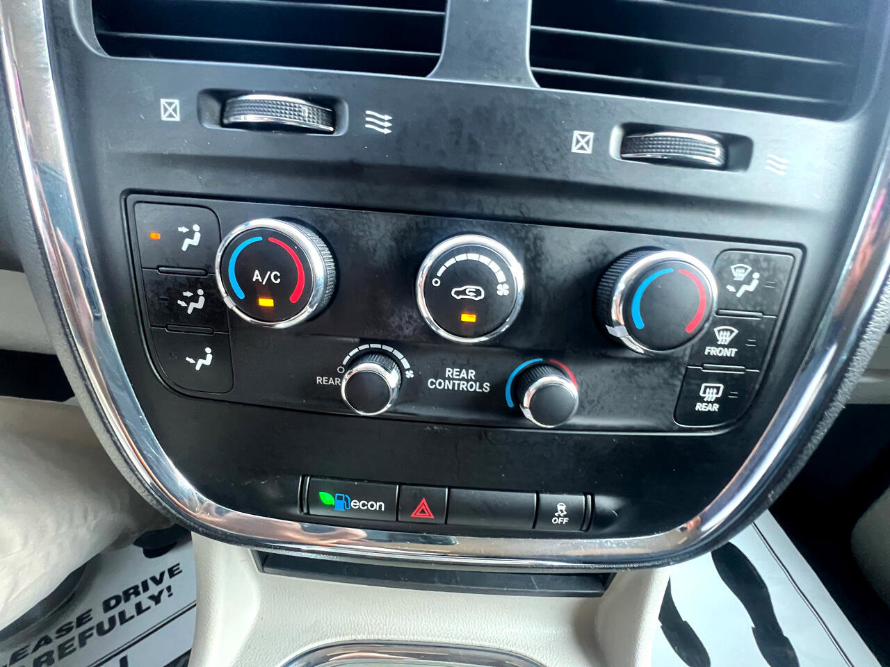 Used 2014 Dodge Grand Caravan SXT image 23