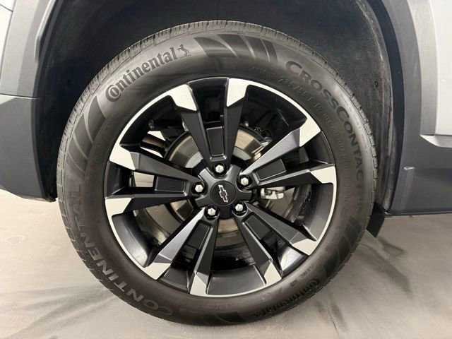 Certified 2025 Chevrolet Equinox RS w/ Safety and Technology Package image 11