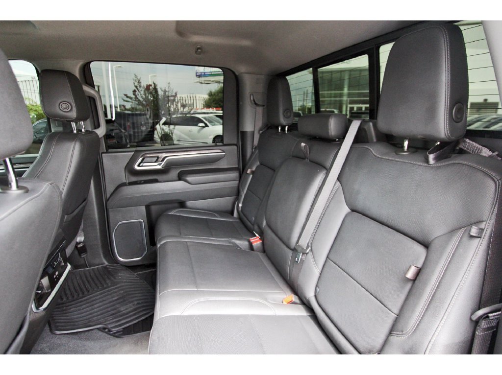 Used 2025 Chevrolet Silverado 2500 LTZ w/ LTZ Convenience Package AWD/4WD image 13