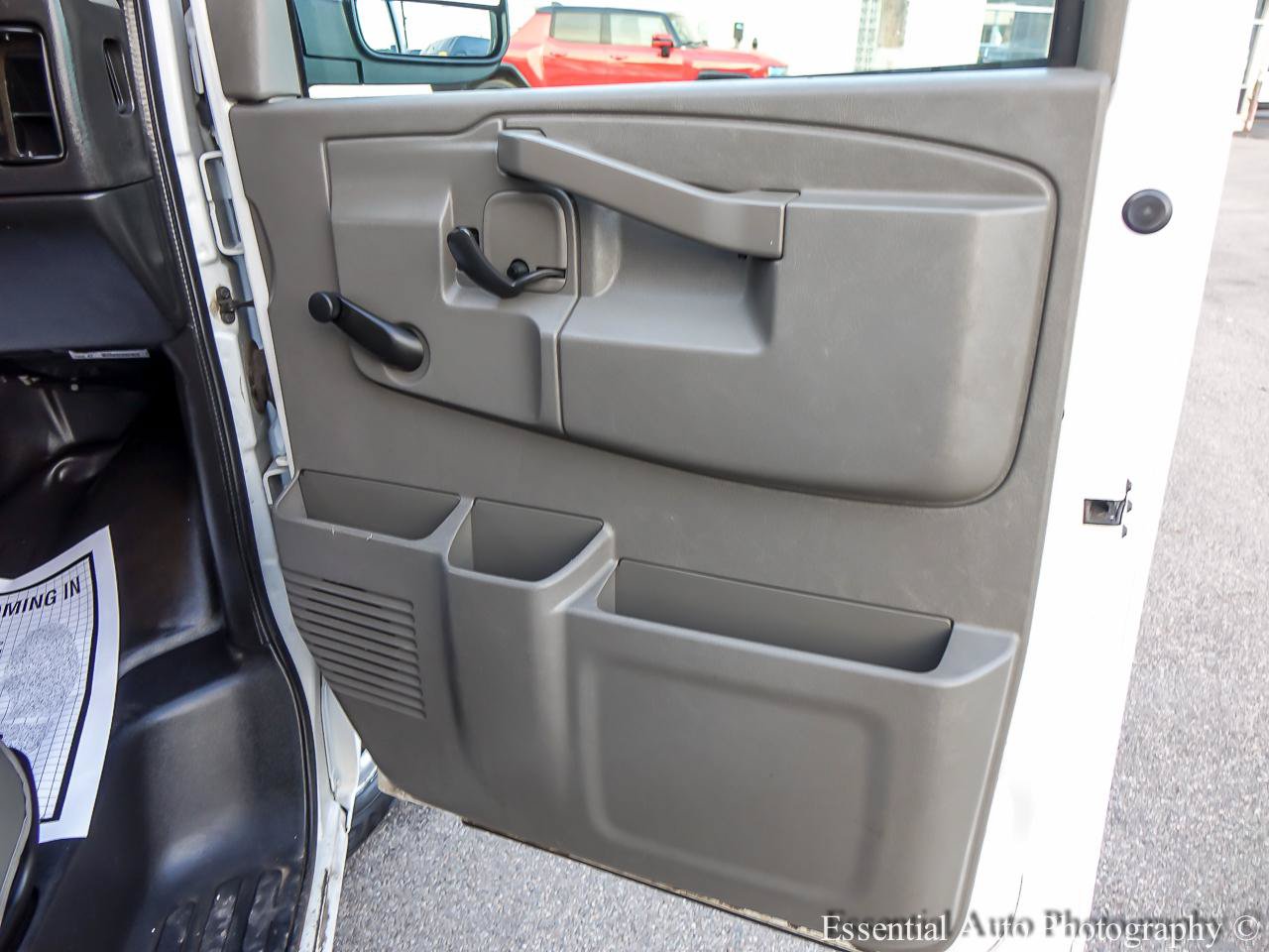Used 2020 Chevrolet Express 3500 RWD image 16