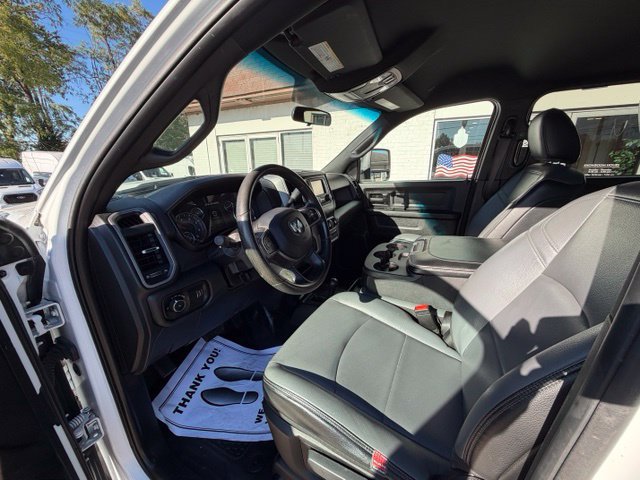 Used 2024 RAM 3500 Tradesman w/ Chrome Appearance Group AWD/4WD image 7