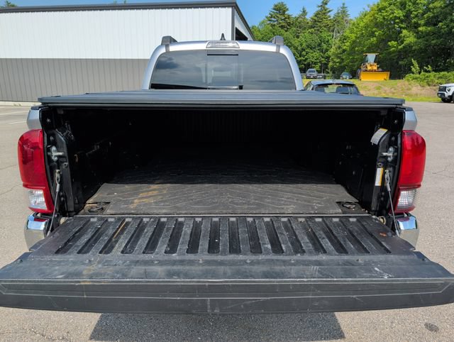 Used 2021 Toyota Tacoma SR5 AWD/4WD image 27