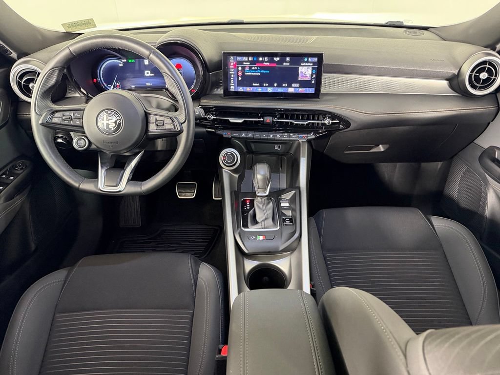 Used 2025 Alfa Romeo Tonale AWD/4WD image 14