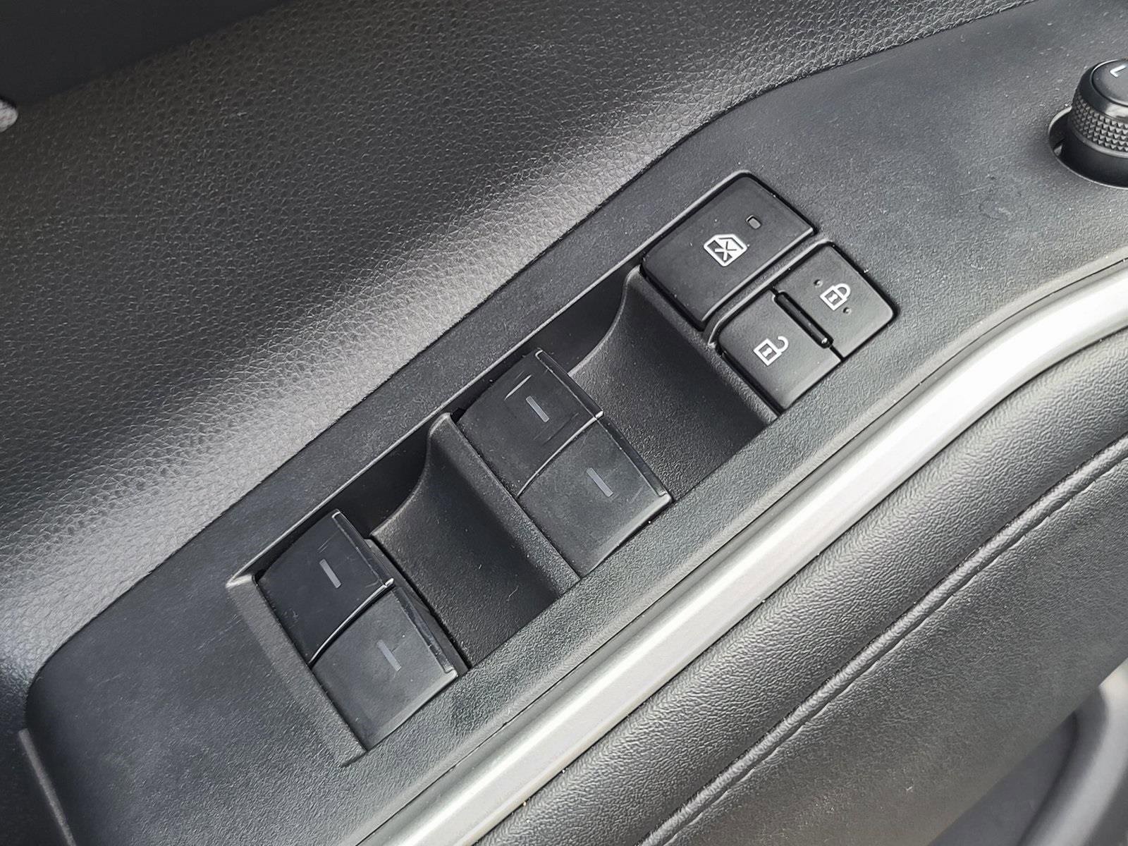 Used 2024 Toyota Highlander LE image 11