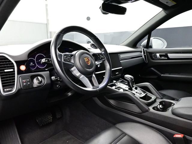 Certified 2022 Porsche Cayenne Platinum Edition image 4