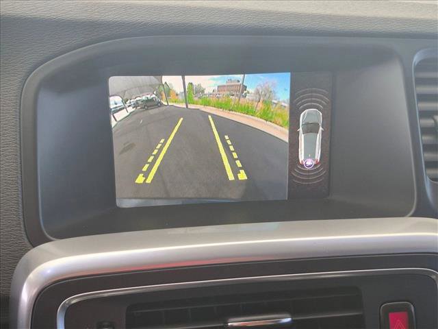 Used 2018 Volvo V60 T5 Cross Country image 13