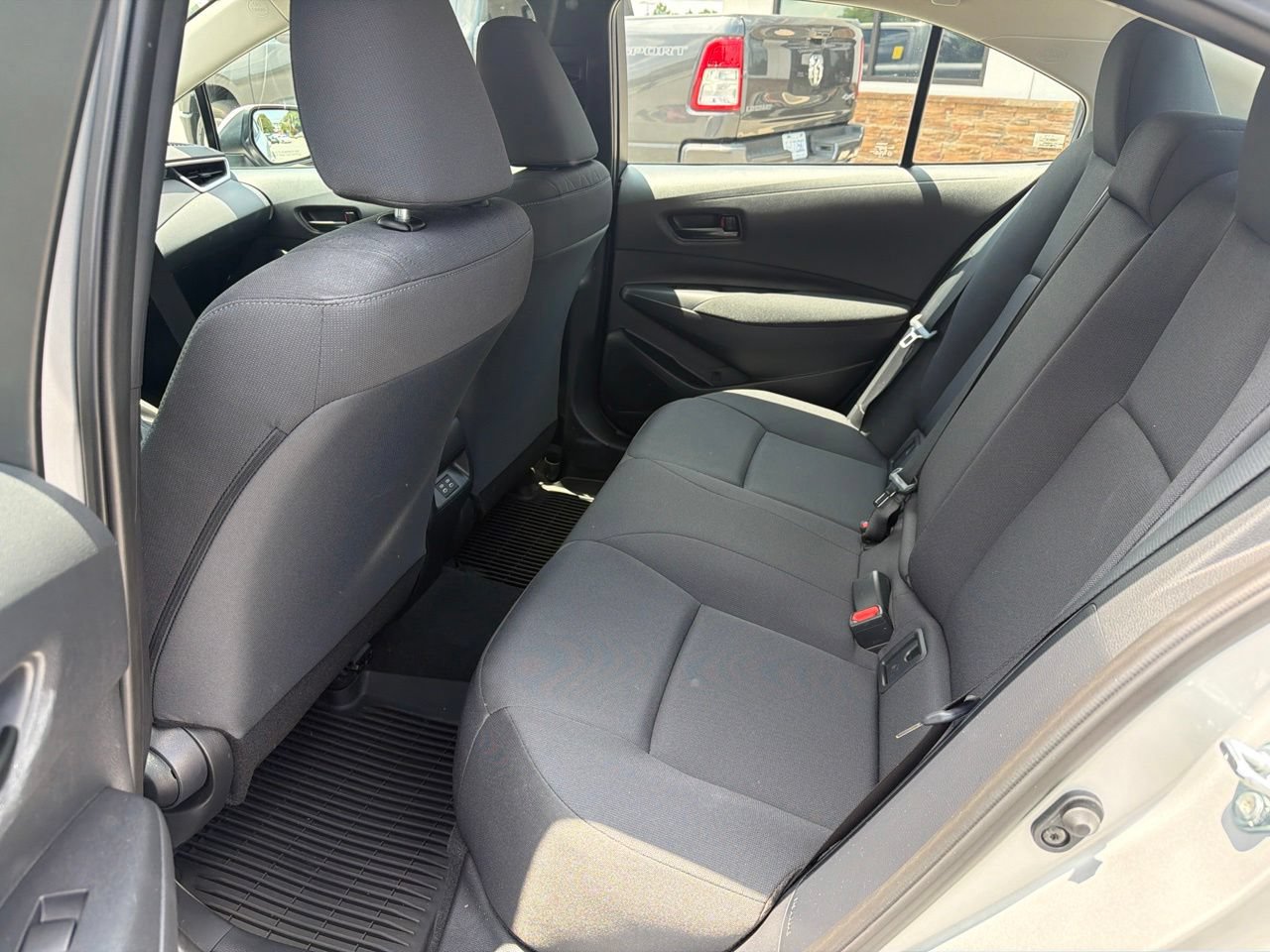 Used 2023 Toyota Corolla LE FWD image 6