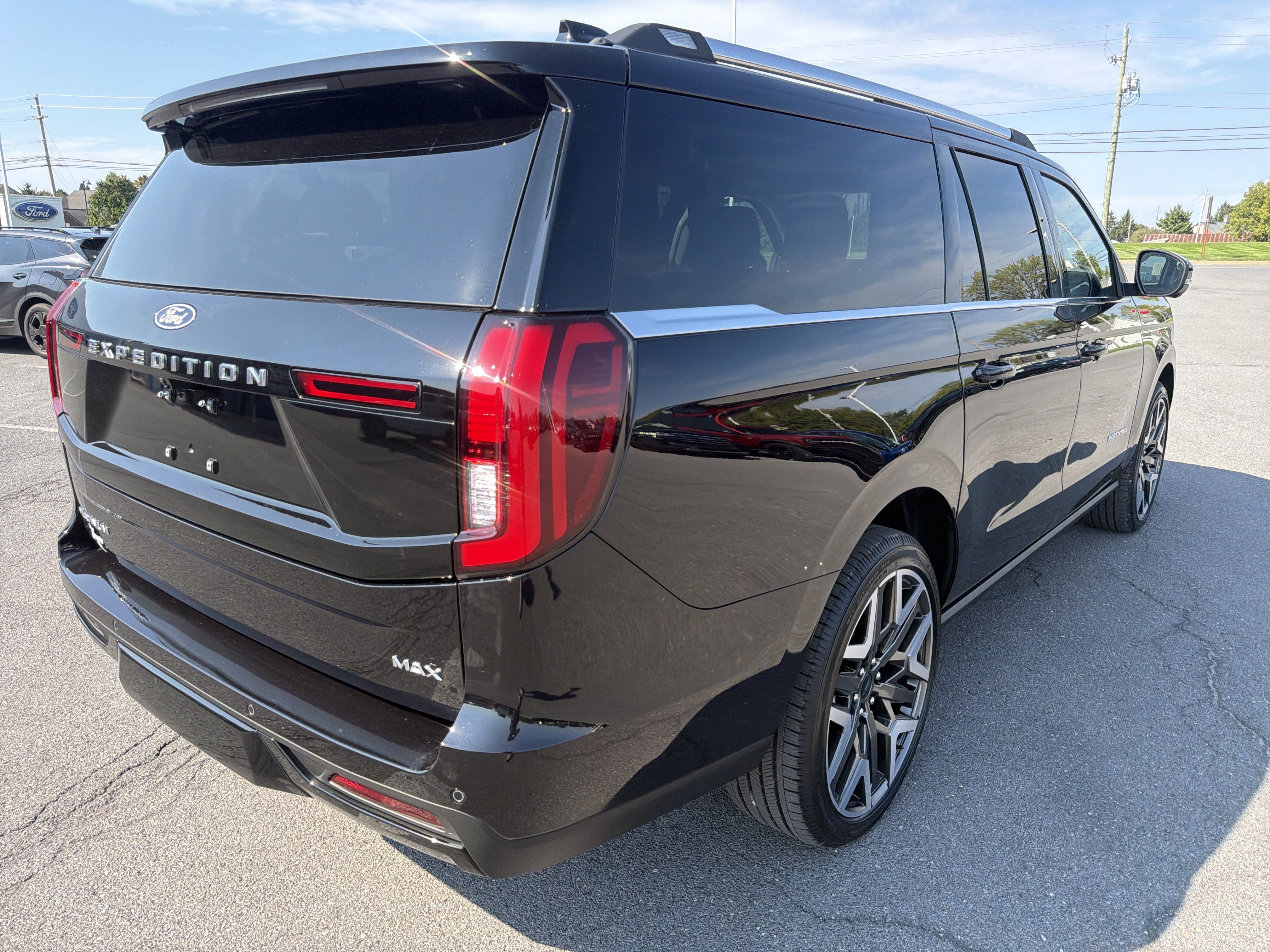 New 2027 Ford Expedition Max Platinum w/ Platinum Ultimate Package AWD/4WD image 3
