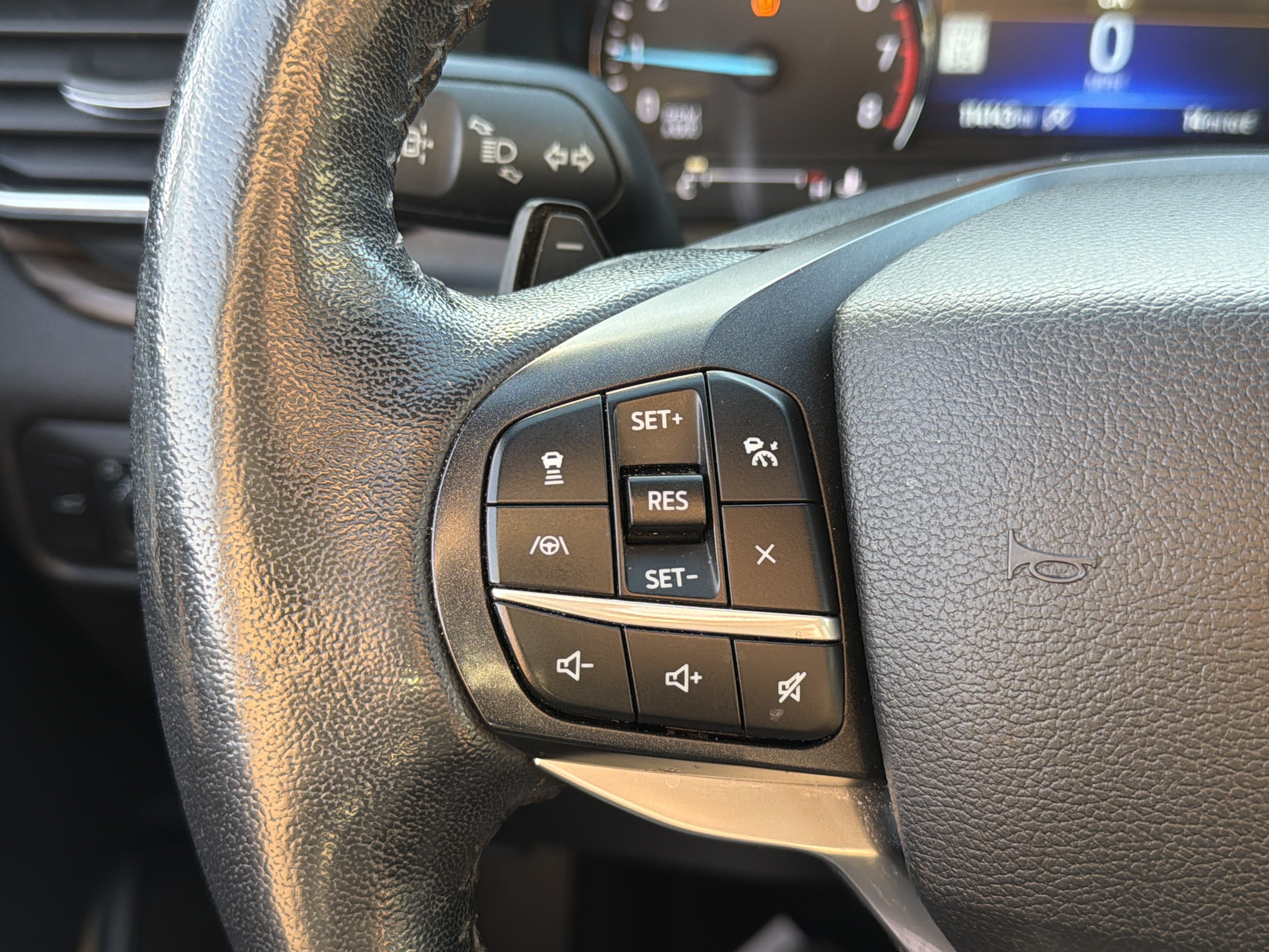 Used 2020 Ford Explorer Limited AWD/4WD image 16