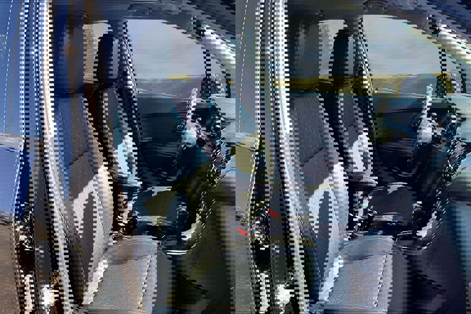 Used 2022 Chevrolet Trax LT w/ LT Convenience Package image 21