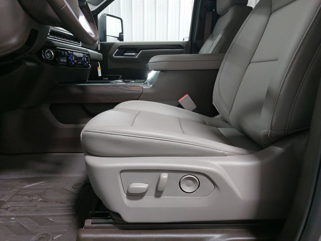 New 2026 GMC Sierra 2500 SLT w/ SLT Premium Package image 30