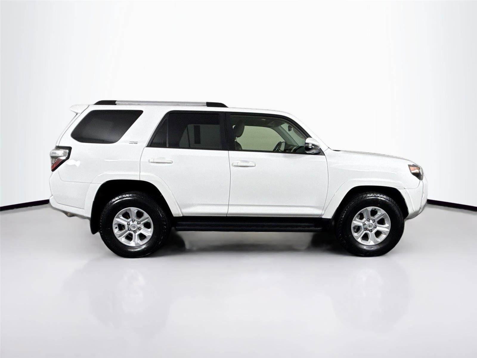 Certified 2022 Toyota 4Runner SR5 Premium AWD/4WD image 10