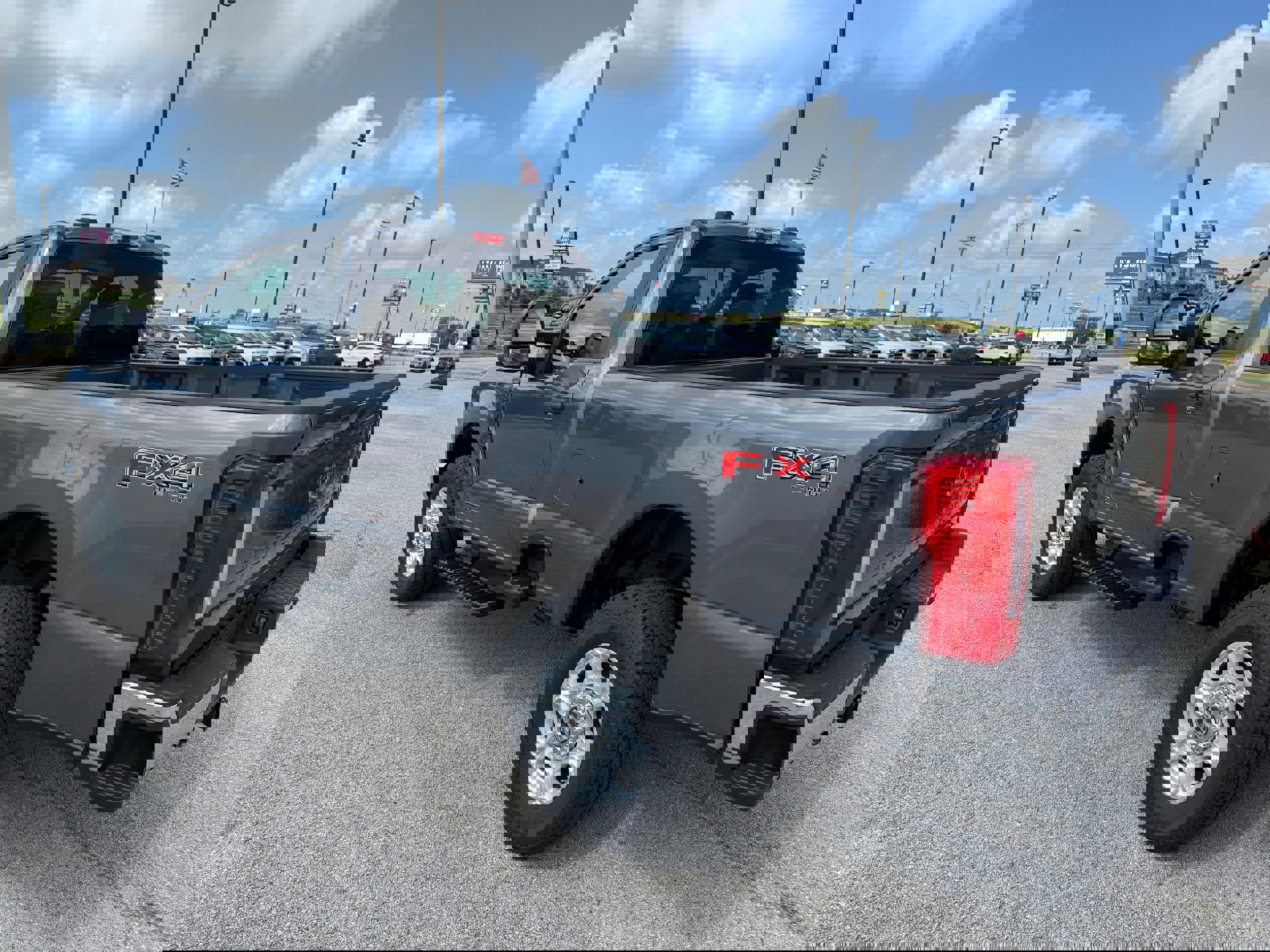 New 2025 Ford F250 XLT w/ FX4 Off-Road Package AWD/4WD image 10