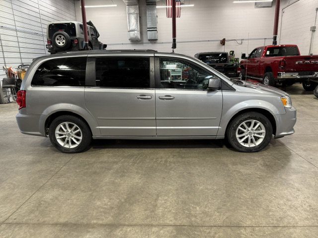 Used 2019 Dodge Grand Caravan SXT FWD image 4