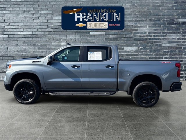 Used 2025 Chevrolet Silverado 1500 LT Trail Boss w/ Convenience Package II image 2