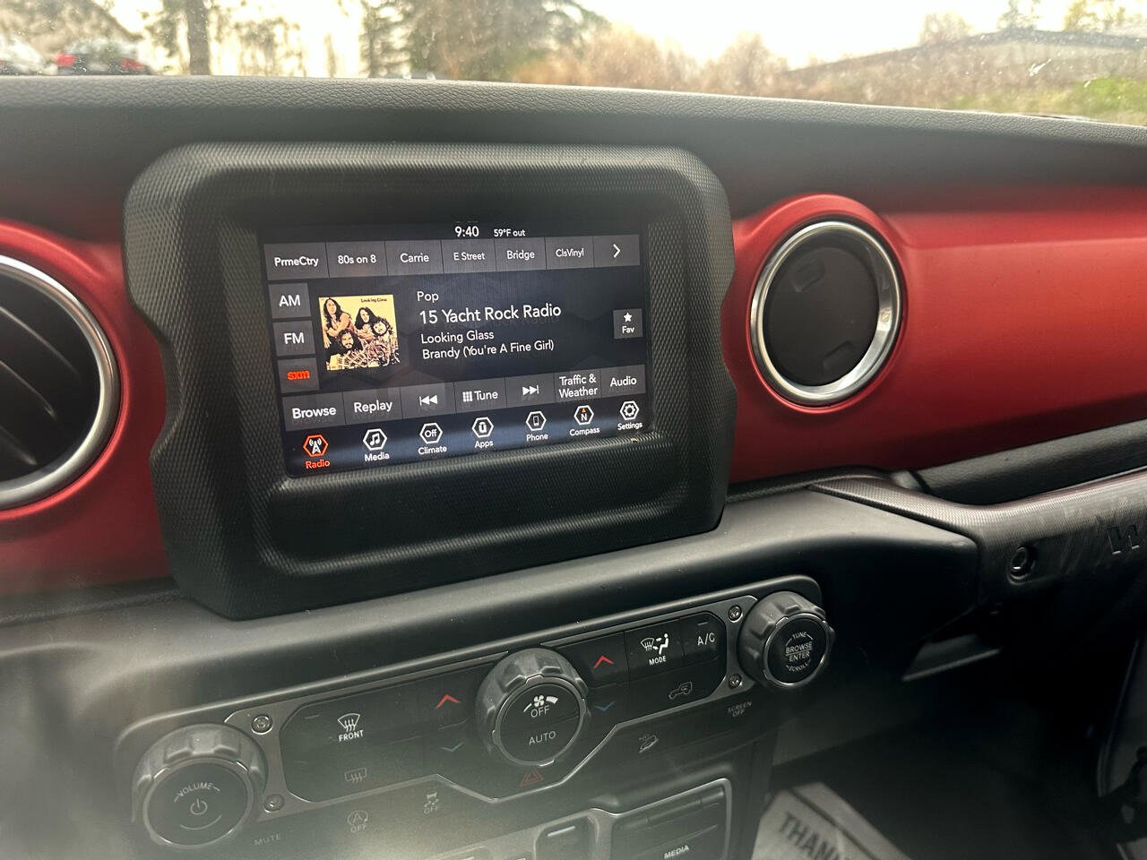 Used 2018 Jeep Wrangler Unlimited Rubicon image 24