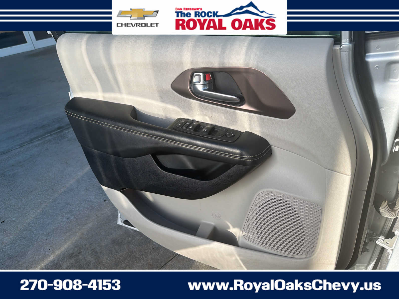 Used 2023 Chrysler Voyager LX FWD image 23