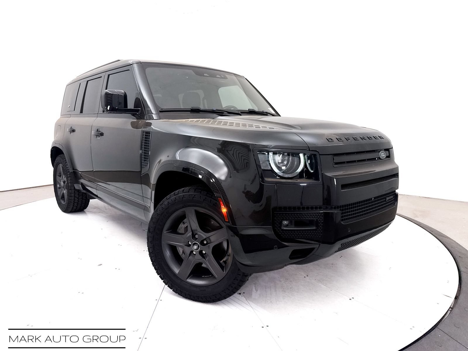 Used 2023 Land Rover Defender 110 X-Dynamic SE AWD/4WD image 1