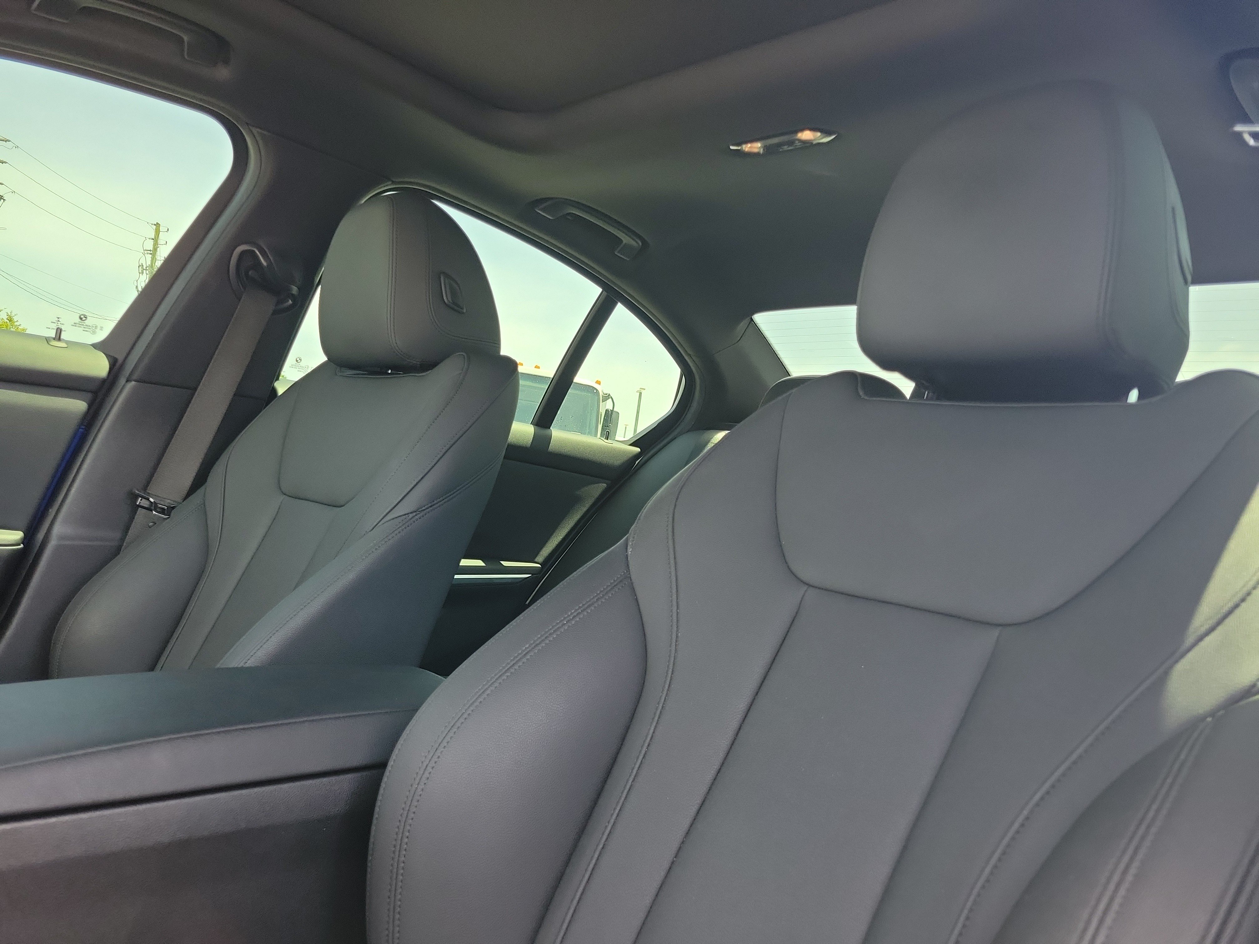 Used 2020 BMW 330i Sedan w/ M Sport Package RWD image 21