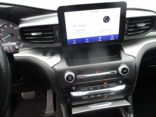 Used 2020 Ford Explorer XLT w/ Comfort Package image 9