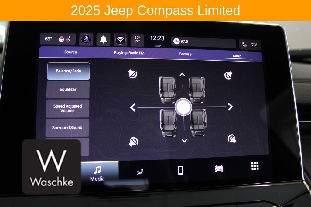 Used 2025 Jeep Compass Limited w/ Sun & Sound Group AWD/4WD image 47