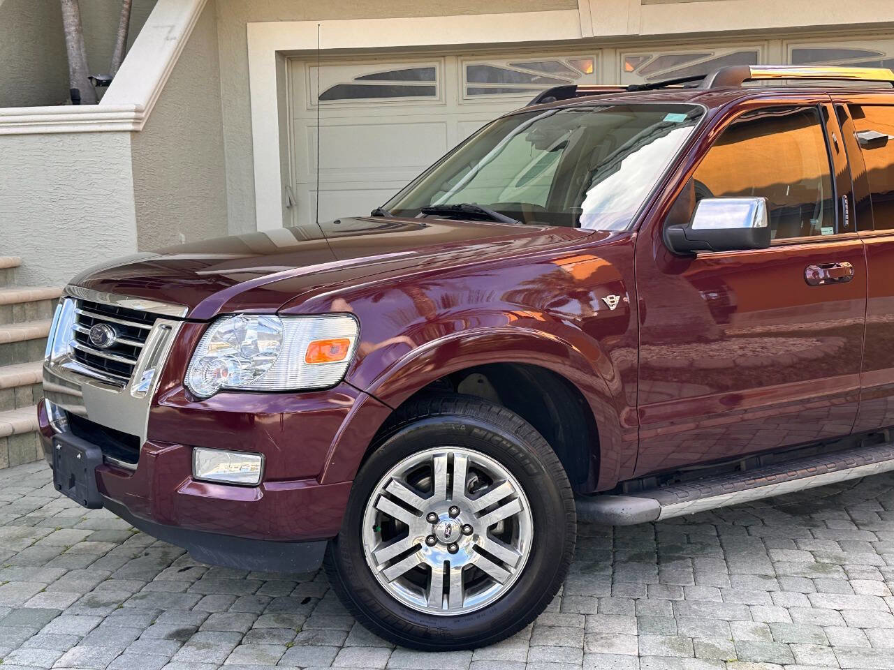 Used 2008 Ford Explorer Sport Trac Limited AWD/4WD image 2
