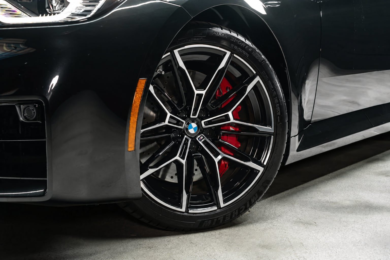 Used 2024 BMW M2 w/ Lighting Package RWD image 28