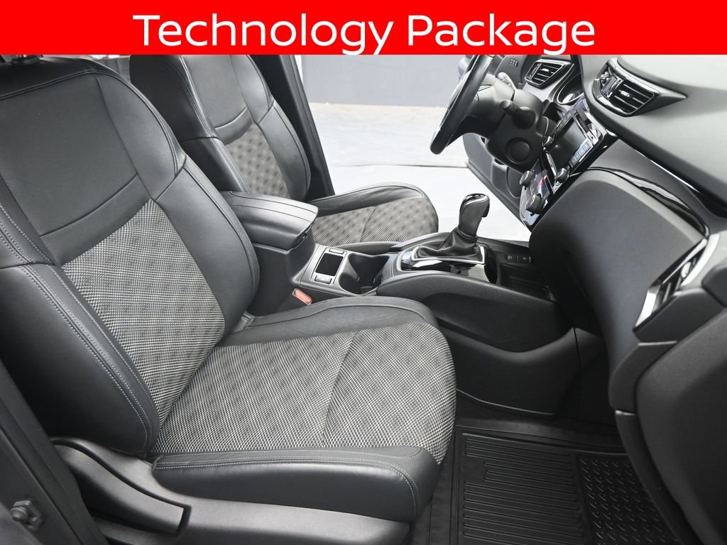 Used 2022 Nissan Rogue Sport SV w/ Technology Package image 22