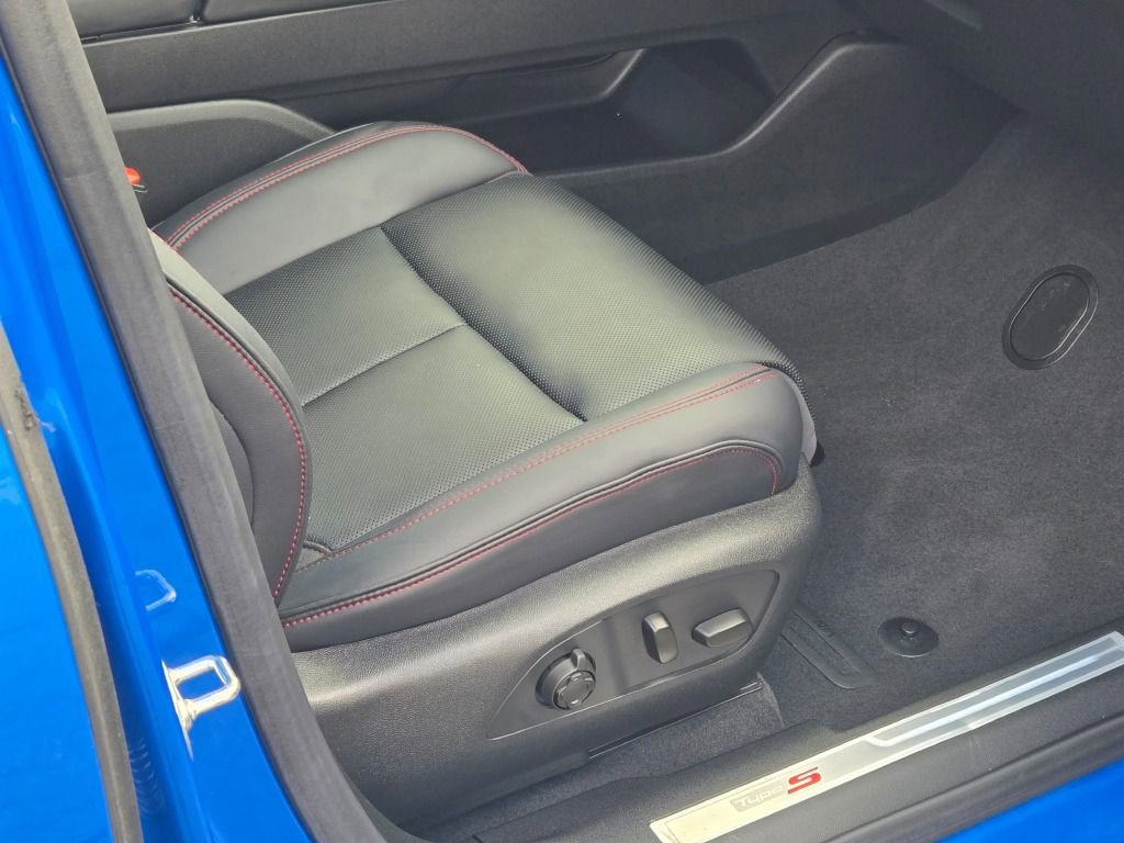 Used 2024 Acura ZDX Type S image 11