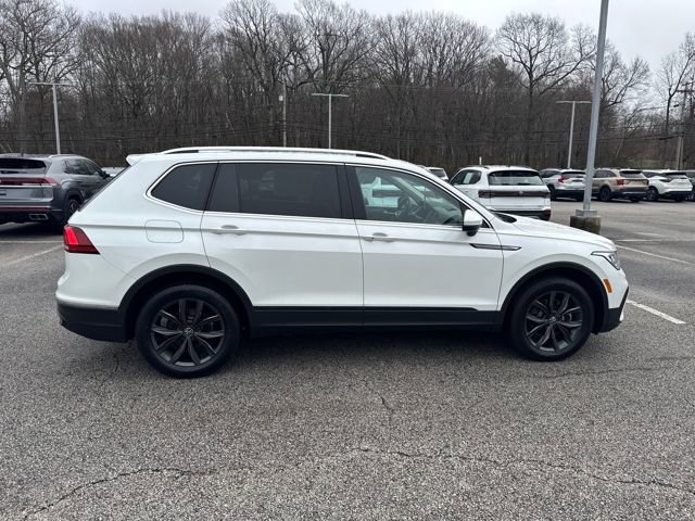 Certified 2023 Volkswagen Tiguan SE w/ Panoramic Sunroof Package image 10