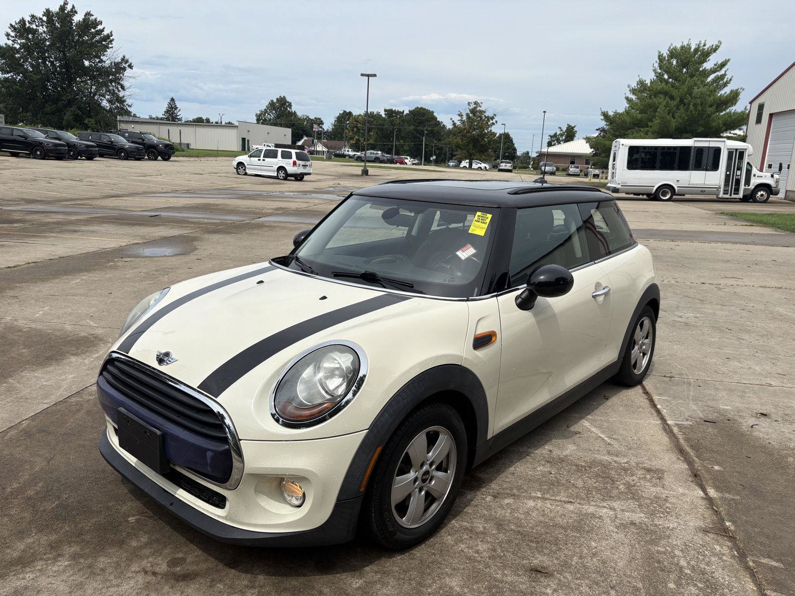 Used 2017 MINI Cooper 2-Door Hardtop FWD image 13