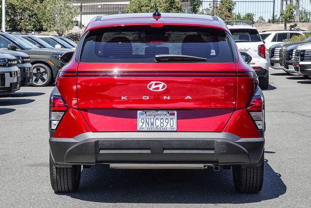 Certified 2025 Hyundai Kona SE FWD image 6