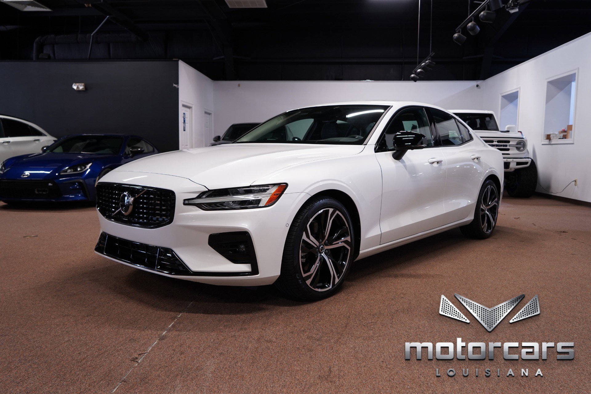 Used 2024 Volvo S60 B5 Ultimate image 3