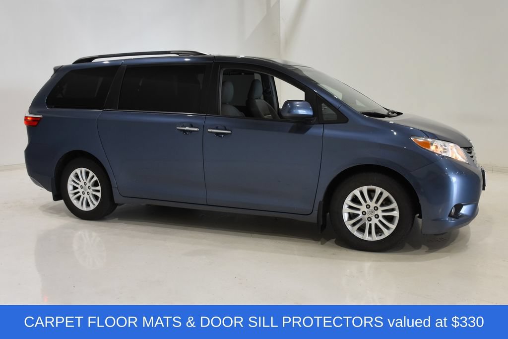 Used 2015 Toyota Sienna XLE Premium FWD image 3