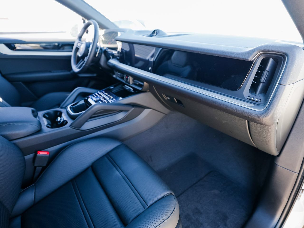 New 2026 Porsche Cayenne E-Hybrid Coupe AWD/4WD image 26