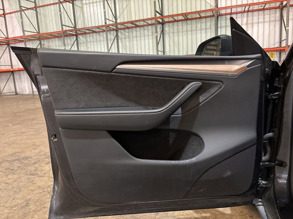 Used 2024 Tesla Model Y Long Range image 20