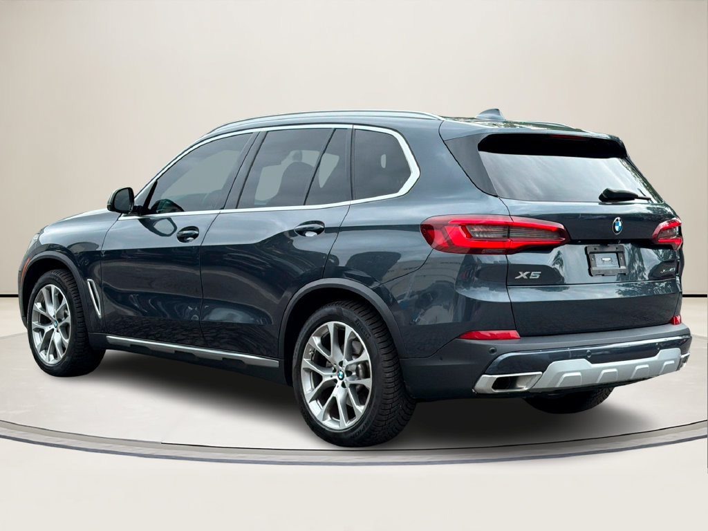 Used 2022 BMW X5 xDrive40i w/ Premium Package AWD/4WD image 2