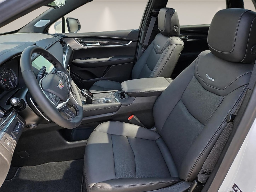 New 2026 Cadillac XT5 Sportv w/ LPO, Onyx Lite Package AWD/4WD image 14