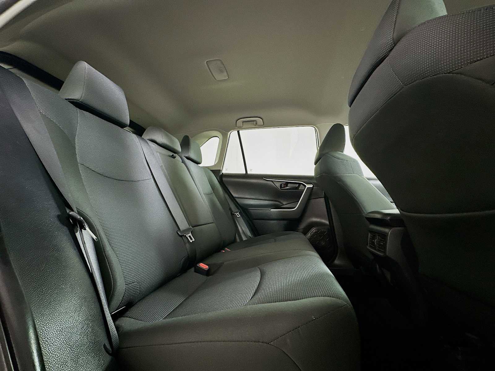 Used 2022 Toyota RAV4 LE w/ Carpet Mat Package (TMS) image 24