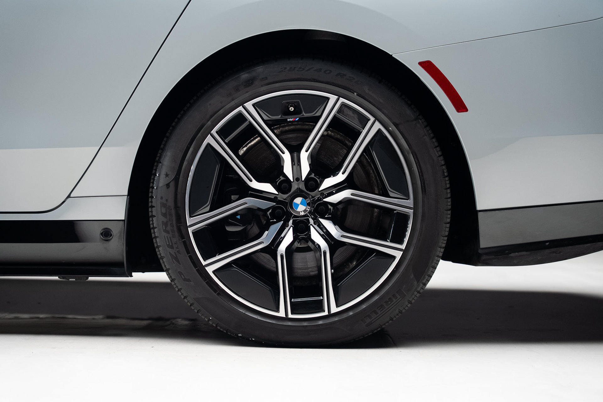 Used 2024 BMW i7 xDrive60 w/ Executive Package AWD/4WD image 22