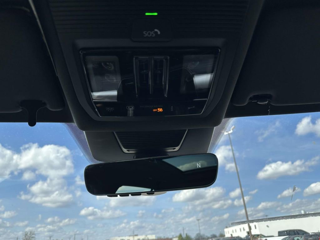 New 2026 Volkswagen Tiguan SE R-Line AWD/4WD image 24