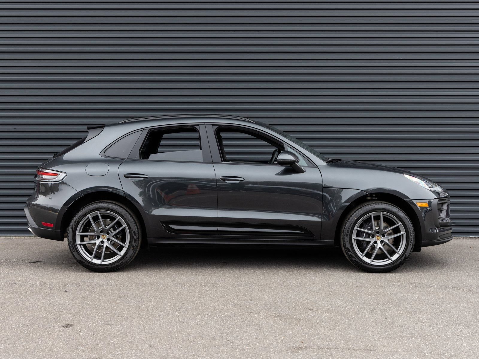 New 2026 Porsche Macan AWD/4WD image 8