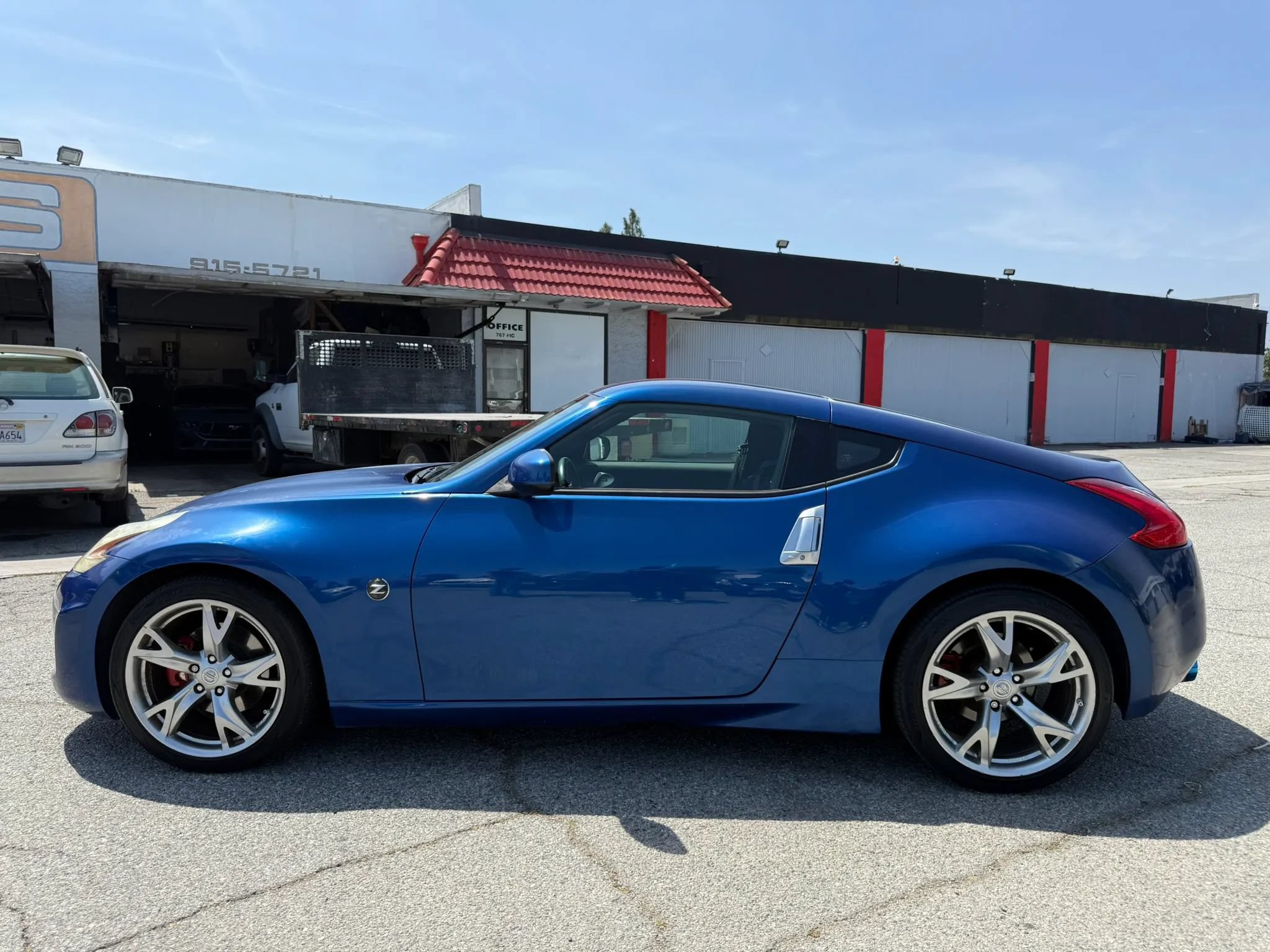 Used 2013 Nissan 370Z Coupe RWD image 4
