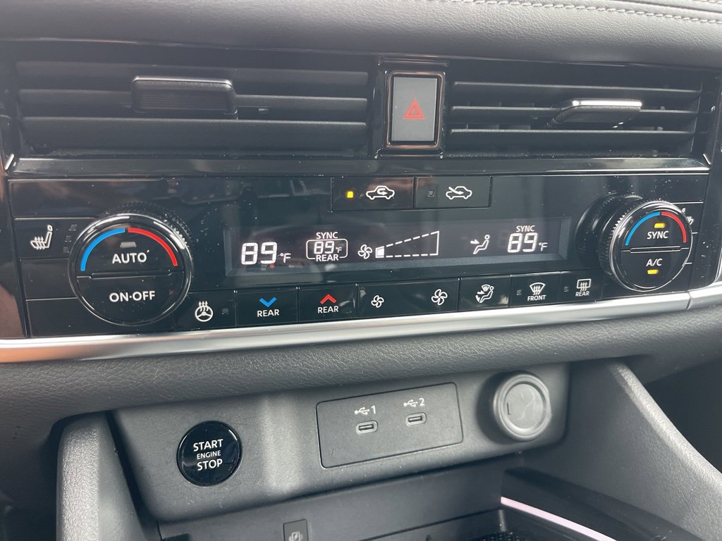 Used 2024 Nissan Rogue SL w/ SL Premium Package image 12