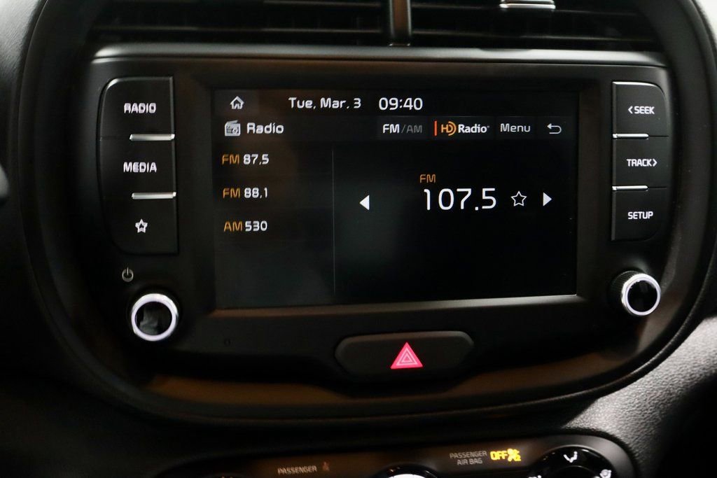 Used 2025 Kia Soul LX image 3