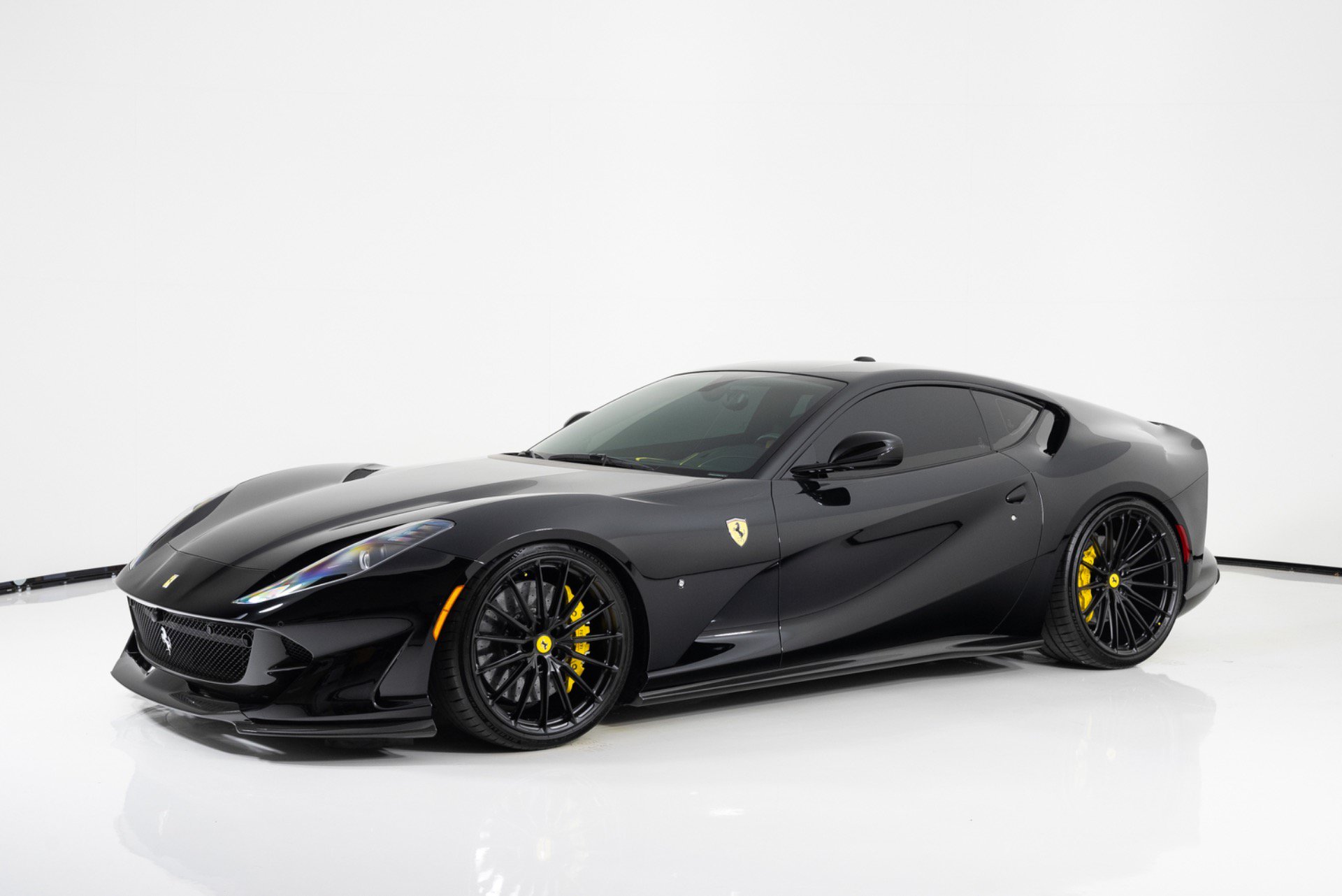 Used 2019 Ferrari 812 Superfast RWD image 7